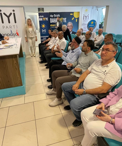 İYİ Parti Aydın Milletvekili Ömer Karakaş Gaziosmanpaşa'da Muhtarlarla Buluştu