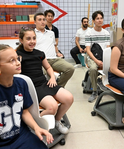 Manas Üniversitesi öğrencilerinden Gaziosmanpaşa Belediyesi'ne ziyaret...