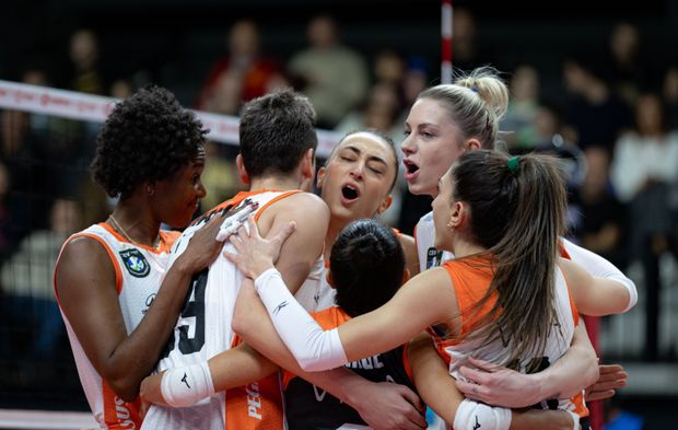 Derbide 3 puan Eczacıbaşı Dynavit’in!