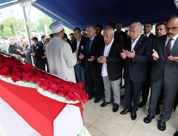 Gazeteci Mehmet Barlas'ın cenazesine yoğun katılım