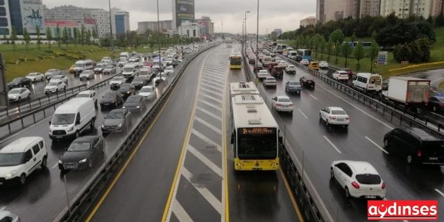 İstanbul'da hayat değil, trafik normale döndü!