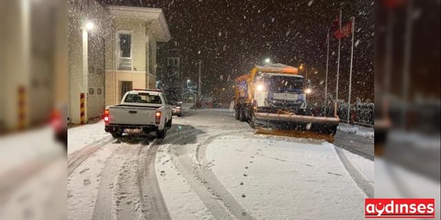 İstanbul'da karla mücadele ekipleri iş başında