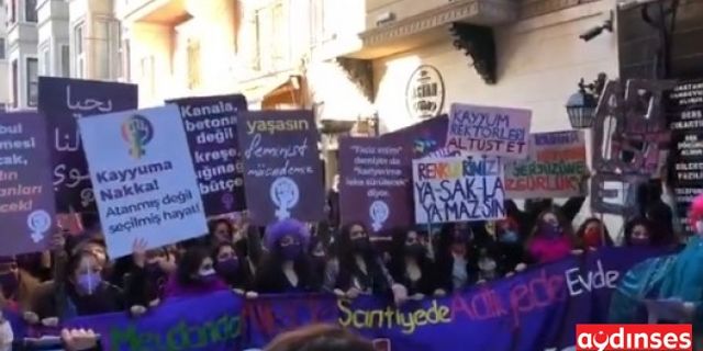 İstanbul’da Feminist Gece yürüyüşüne polis müdahalesi
