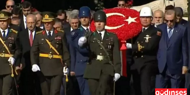 Türkiye Cumhuriyeti 100 yaşına adım attı; 99. Yıl Töreni Anıtkabir'de başladı