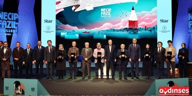 Cumhurbaşkanı Erdoğan, Necip Fazıl Ödülleri Töreni’nde