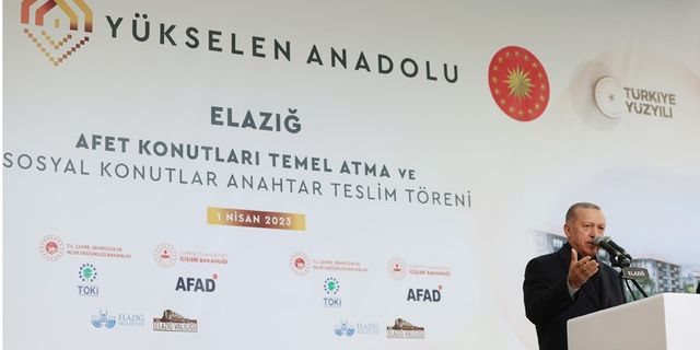 Erdoğan, Elazığ'da afet konutu temeli atıp anahtar teslim etti