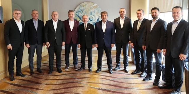 AKP'li Belediye Başkanları Bayrampaşa’da toplandı