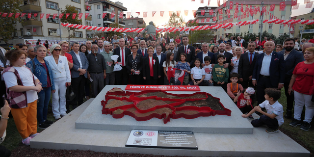 Vatan Topraklarıyla Türkiye'nin 100. Yıl Anıtı Oluşturuldu