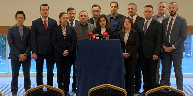 İYİ Parti'den 16 kişi istifa etti; Aralarında Binnur Karadağlı da var!