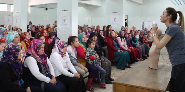 TİKAV'dan Kırsaldaki Kadınlara 'Dijitaldeki Ayak İzimiz Projesi'