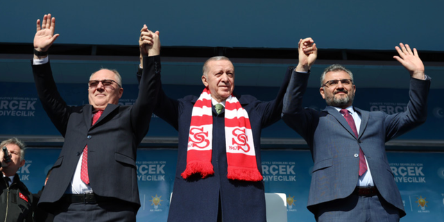 Erdoğan: Hak ve özgürlük, savunmadan dış politikaya kadar tarih yazdık