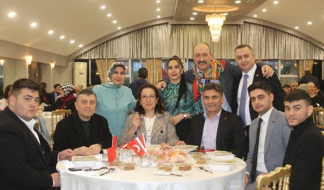 Türk Dünyası Platformu Hasbahçe’de iftar yaptı
