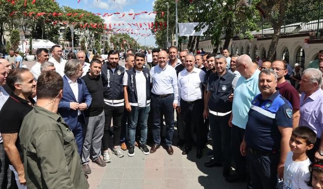 Soylu ve Başkan Dursun’dan Sultangazililere Aşure İkramı