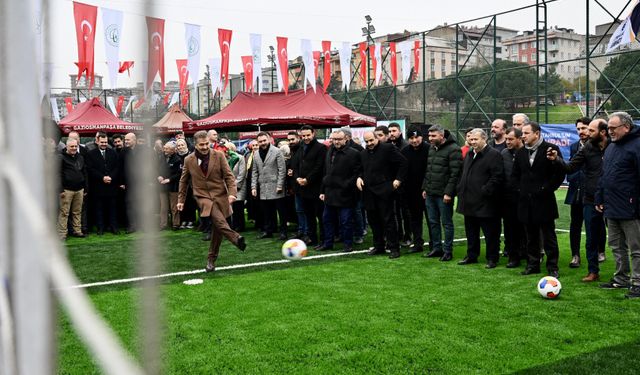 Gaziosmanpaşa’da 2 Tenis Kortu ve 1 Futbol Sahası Hizmet Açıldı