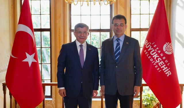 Davutoğlu, İBB Başkanı İmamoğlu'nu Emirgan'da ziyaret etti