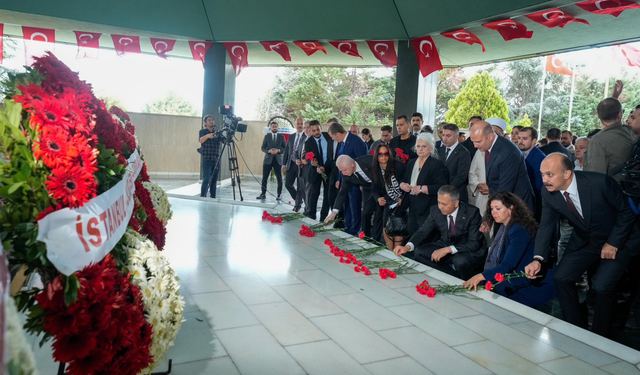 Adnan Menderes ve Merhum Bakanlar dualarla anıldı