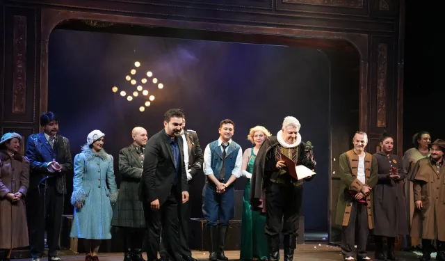 “Yaşamak mı Yoksa Ölmek mi?” Adana’da alkış topladı