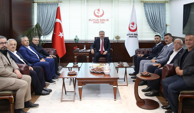 BBP Gaziosmanpaşa'dan Mustafa Destici'ye Hac kutlama ziyareti...