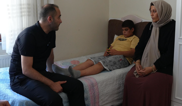 Gaziosmanpaşa Belediye Başkan Vekili Karadeniz'den Şiddet Mağduru Özel Çocuğa Destek Ziyareti