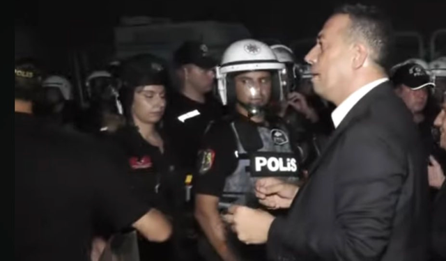 Polis barikatını deviren CHP'liler İstanbul il binasına ulaştı!