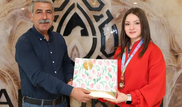 Artuklu Belediye Eşbaşkanı, Mardinli Türkiye Şampiyonu sporcuyu ağırladı