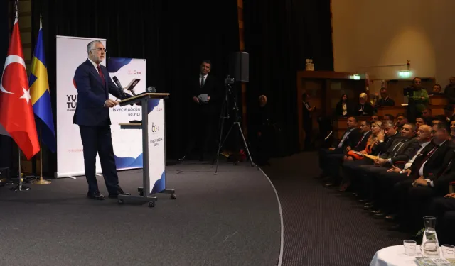 Bakan Işıkhan, İsveç'te Türk gurbetçilerle buluştu