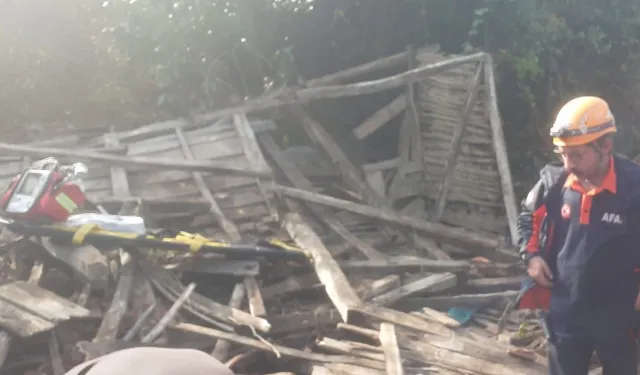 Düzce'de çöken ahşap ev çöktü;  1 kişi hayatını kaybetti