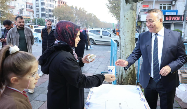 Sultangazi'de sabah-akşam sıcak çorba ikramı!