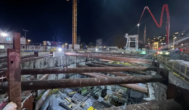 Kabataş metro şantiyesinde iskele çöktü! 5 işçi mahsur kaldı