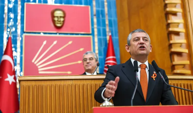 Özel'den vakıf iddiası! Sen ineceksin tren yoluna devam edecek