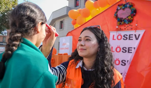 Uludağ Enerji ve LÖSEV 'Turuncu Çadır'da buluştu