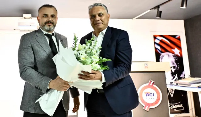 Antalya Muratpaşa'da Başkan Uysal'dan gençlere nasihat