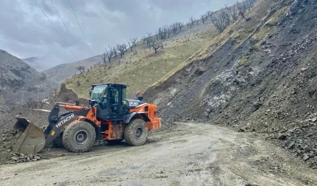 Batman Sason'da yağışla kapanan köy yolları yeniden açık