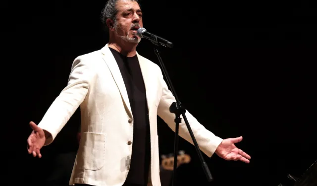 Cem Karaca İzmir'de unutulmaz şarkıları ve anılarıyla hatırlandı