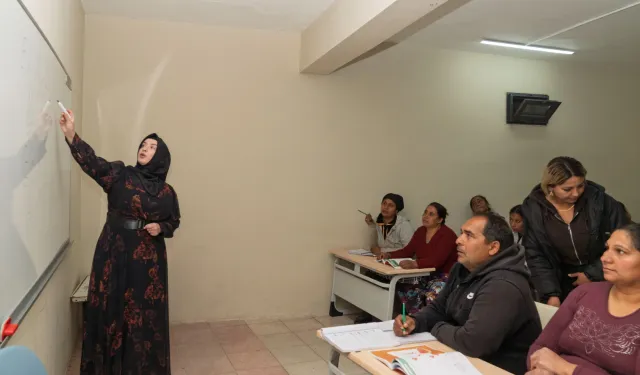 İzmir Büyükşehir'den dayanışma merkezi