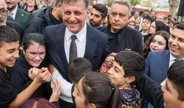 İzmir'de 'Ballıkuyu Parkı' açıldı