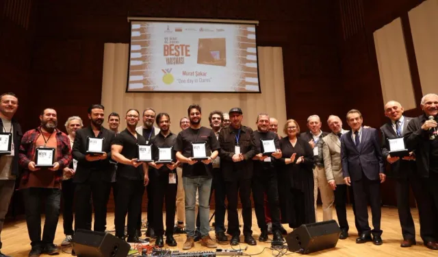 İzmir'de 'Bilgisayarla Beste Yarışması' finali yapıldı