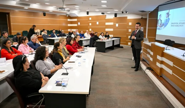 İzmir'de Bornova Muhtarlar Akademisi başladı