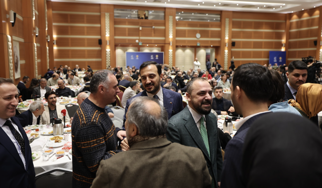 Ak Parti İstanbul'da Gazetecileri ağırladı