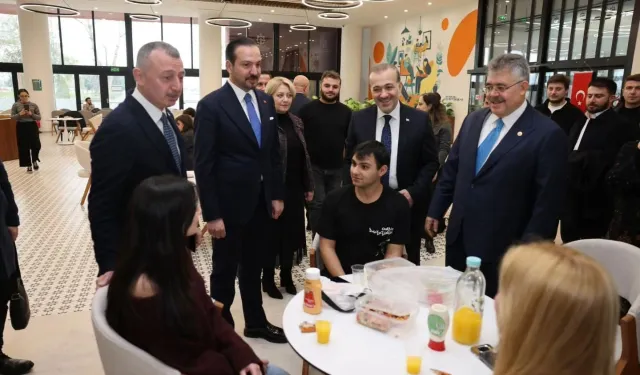 Kürşad Zorlu'dan Başkan Büyükakın'a tebrik