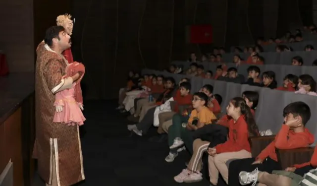 'Bilge Hekim Lokman' Mersin'de gençlerle buluştu