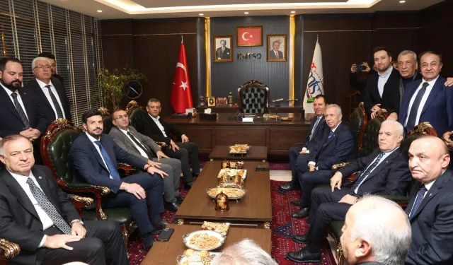 CHP'li başkanlar Kahramanmaraş'ta... Başkan Bozbey'den deprem bölgesine ziyaret