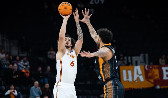 TOFAŞ, milli basketbolcu Sadık Emir Kabaca'yı kadrosuna kattı