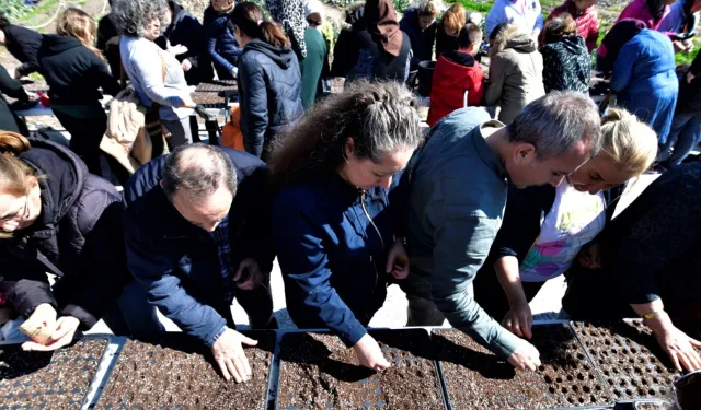 Toprak kadınlarla canlanıyor