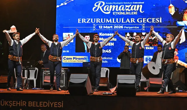 Antalya'da türküler söylendi halaylar çekildi