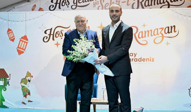 Nihat Hatipoğlu Gaziosmanpaşa Meydanı'nda...