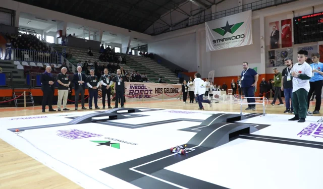 İnegöl'ün mucitleri robotlarını yarıştırdı