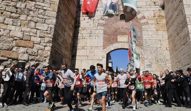 Bursa'da tarihi kent koşusu için nefesler tutuldu