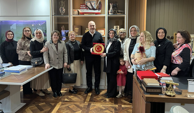 Süleyman Soylu'ya Trabzonlu Kadınlar'dan anlamlı ziyaret...