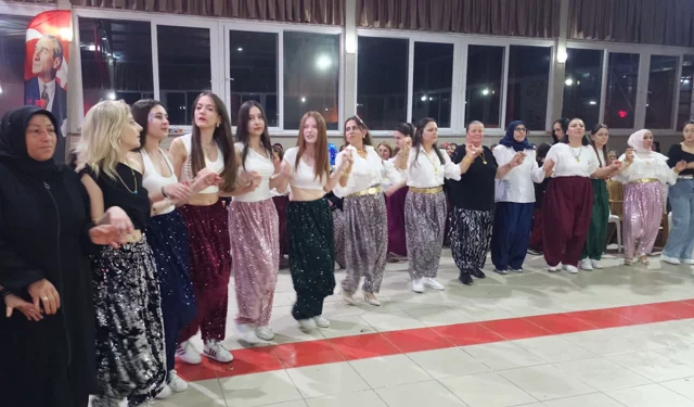 Kadınlar Geleneksel Şalvar Gecesi'nde buluştu